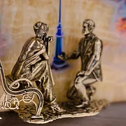 Бронзовая картина «Предложение. Пятигорск. Старый ресторан Провал» с подсветкой — красивый подарок — фотография 5