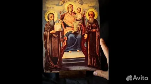 Икона Богоматери "Домостроительница" +подставка — оригинальный подарок