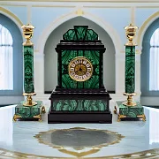 Часы с подсвечниками из малахита и долерита — оригинальный подарок — фотография 1