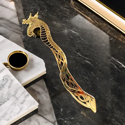На память: Латунная закладка для книг «Дракон»