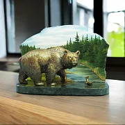 Скульптура из бронзы «Медведь на природе» на змеевике — оригинальный подарок — фотография 1
