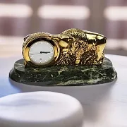 Сувенирные часы «Телец» с бронзовым быком в подарок — фотография 1