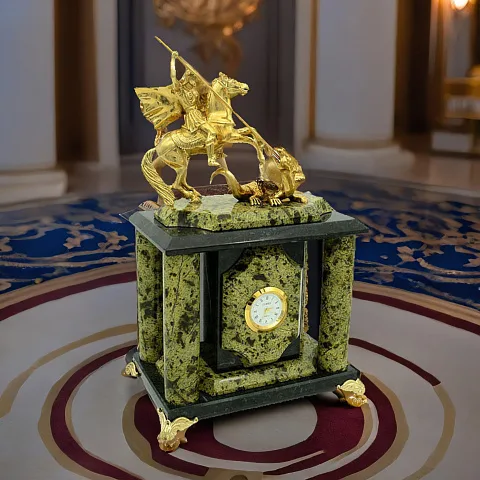 Подарочные интерьерные часы «Георгий Победоносец» из змеевика