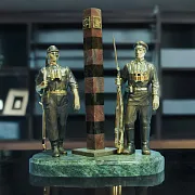 Бронзовая композиция «Юбилейный» — оригинальный подарок — фотография 1