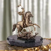 Подарочная статуэтка «Георгий Победоносец большой в шлеме» из бронзы — фотография 1