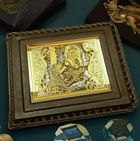 Кожаный зажим «Схватка» в подарок