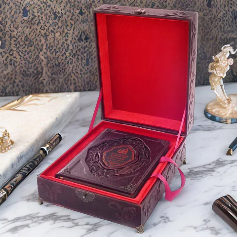 В подарок: Духовные светочи Москвы. Храмы, люди, судьбы — книга