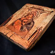 Икона деревянная "Богоматерь Волоколамская" — оригинальный подарок — фотография 4