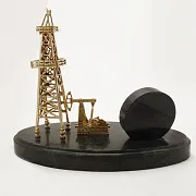Ручная работа: Часы с нефтяной вышкой и качалкой — фотография 3