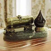Бронзовая фигурка «Цистерна с нефтью» — оригинальный подарок — фотография 1