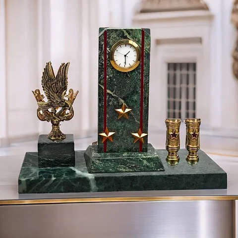 На память: Часы «Погон» с гербом ОКС МВД и подставками