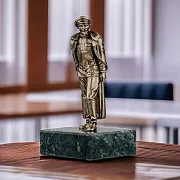 Статуэтка «Ф.Э. Дзержинский» из бронзы — необычный подарок — фотография 1