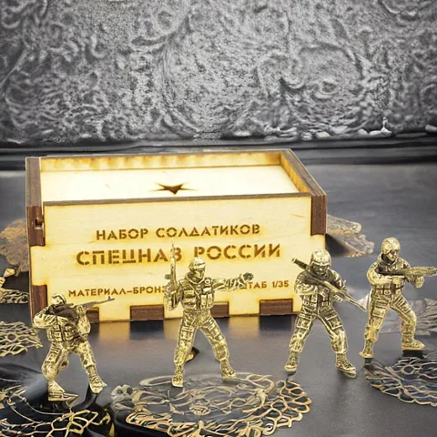 Бронзовый набор солдатиков «Спецназ России», 4 шт., 1:35 — необычный подарок
