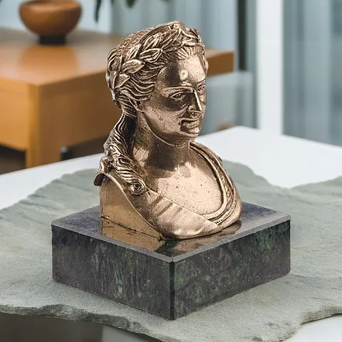 Бюст «Екатерина II» из бронзы — оригинальный подарок