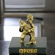 Подарочная бронзовая статуэтка «Рыбы» со змеевиком — фотография 1