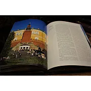 В подарок: Московский Кремль на двух языках. В коробе — историческое издание — фотография 3